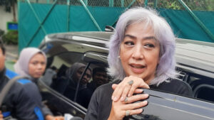 Ibunda Bahagia Kimberly Ryder Kembali Bekerja